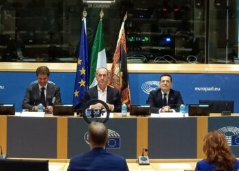 Il presidente della Regione Veneto, Luca Zaia (al centro), il presidente di Rir Air, Federico Zoppas (a sinistra) e il direttore generale di Asi, Luca Salamone (a destra), per la presentazione della seconda edizione di 'Veneto Space Meetings' [Bruxelles, 31 gennaio 2024]