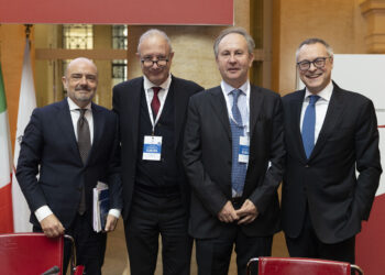 RAFFAELE LANGELLA - DG CONFINDUSTRIA , STEFAN PAN - DELEGATO PER L'EUROPA CONFINDUSTRIA , CARLO CORAZZA - DIRETTORE UFFICIO IN ITALIA DEL PARLAMENTO EUROPEO , CARLO BONOMI - PRESIDENTE CONFINDUSTRIA