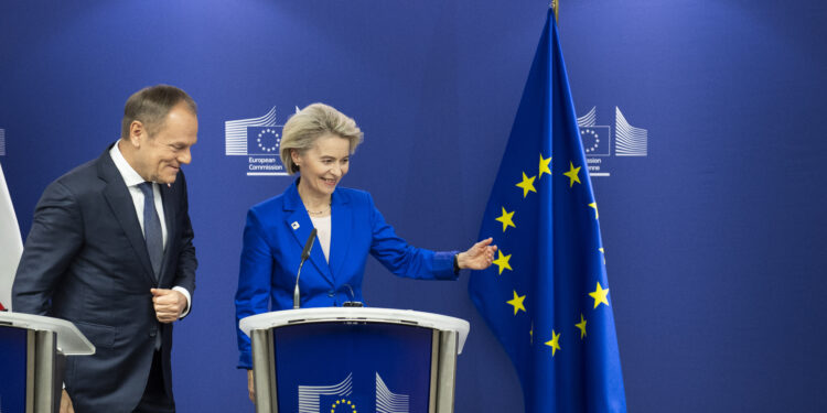 Donald Tusk Ursula von der Leyen Polonia Ue