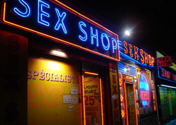 Sexy shop a Parigi [foto: Wikimedia Commons]