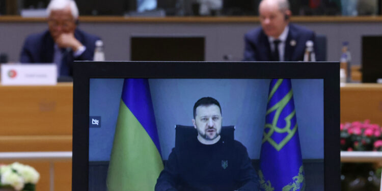 Il presidente dell'Ucraina, Volodymir Zelensky, collegato in videoconferenza con i capi di Stato e di governo dell'Ue [Bruxelles, 21 marzo 2024. Foto: European Council]