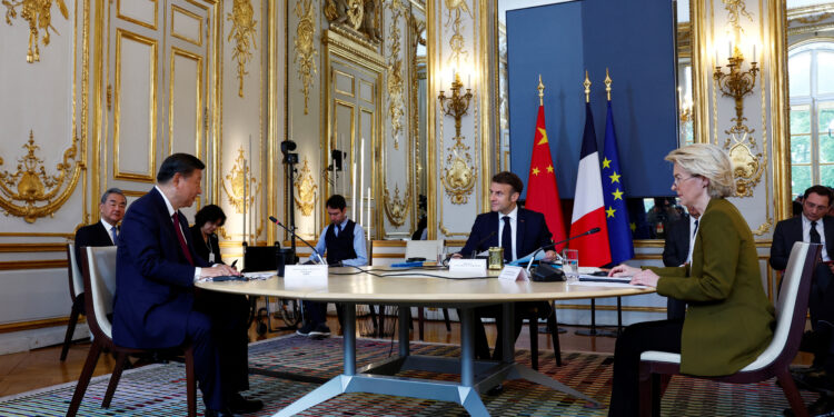 Francia Ue Cina Emmanuel Macron Xi Jinping Ursula von der Leyen