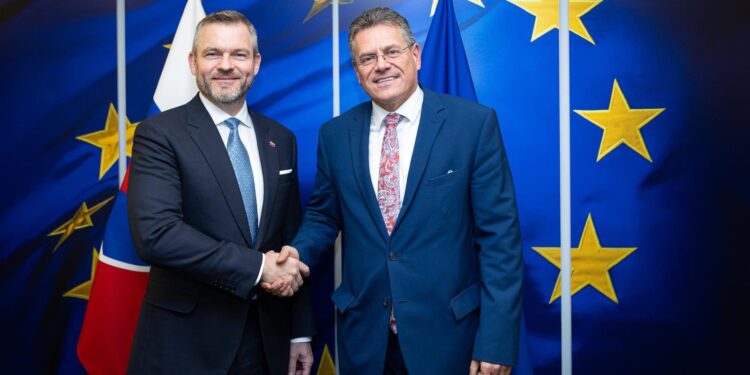 Maros Sefcovic Peter Pellegrini Slovacchia Commissione Ue