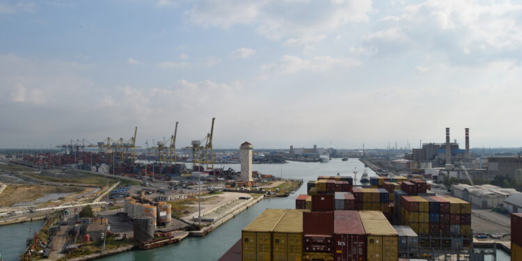 Il Porto di Livorno (Foto: Autorità di Sistema Portuale del
Mar Tirreno Settentrionale)