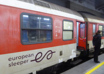 Un treno della European sleeper che serve la tratta Bruxelles-Berlino (foto Wikimedia Commons)