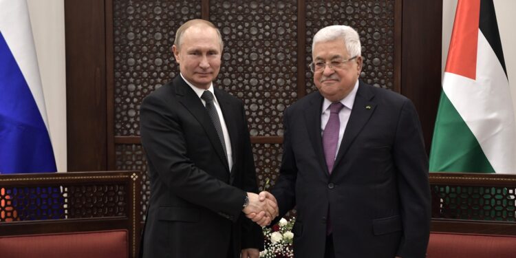 Il presidente russo Vladimir Putin (sinistra) e il presidente dell'Autorità palestinese Mahmoud Abbas, il 23 gennaio 2020 (foto: Wikimedia Commons)