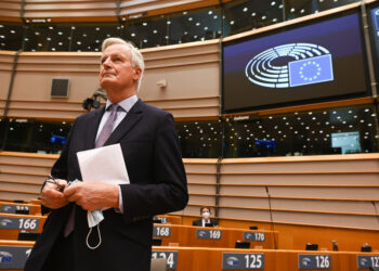 Il premier francese Michel Barnier (foto: Etienne Ansotte via Imagoeconomica)