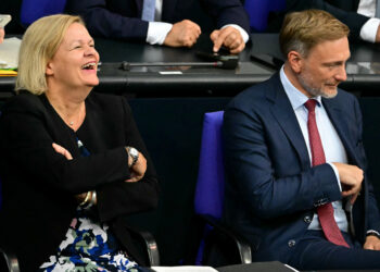 La ministra degli Interni tedesca, Nancy Faeser (Spd), e il titolare delle Finanze, Christian Lindner (Fdp) (foto: Tobias Schwarz via Afp)