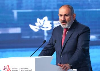 Il primo ministro armeno Nikol Pashinyan (foto: Imagoeconomica)