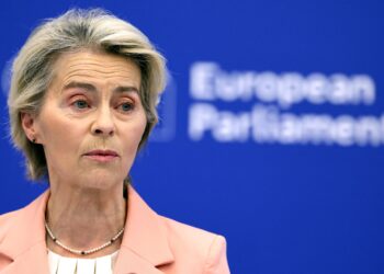 La presidente della Commissione europea, Ursula von der Leyen (foto: Frederick Florin via Afp)