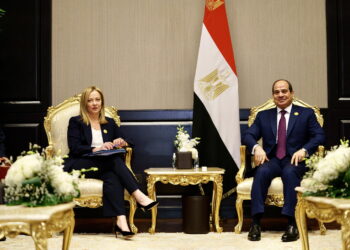 La presidente del Consiglio, Giorgia Meloni, con il presidente della Repubblica Araba d’Egitto, Abdel Fattah al-Sisi nel 2022. (Imagoeconomica)