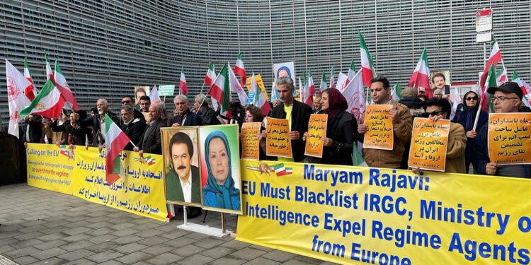 Manifestazione dell'opposizione al regime degli ayatollah in Iran [Bruxelles, 17 ottobre 2024]